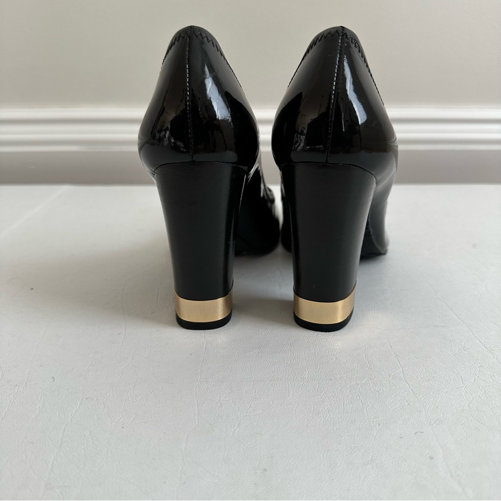 Tory Burch Black Patent Heels with Gold Detail - Picture 6 of 16